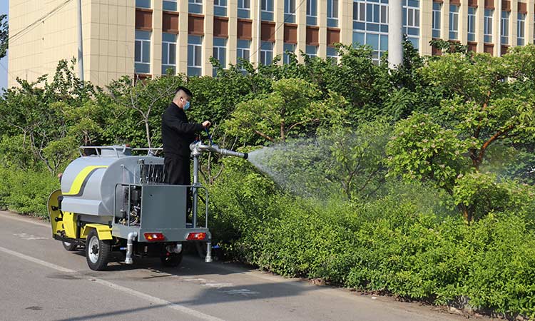 小型電動(dòng)三輪灑水車的保養(yǎng)說明