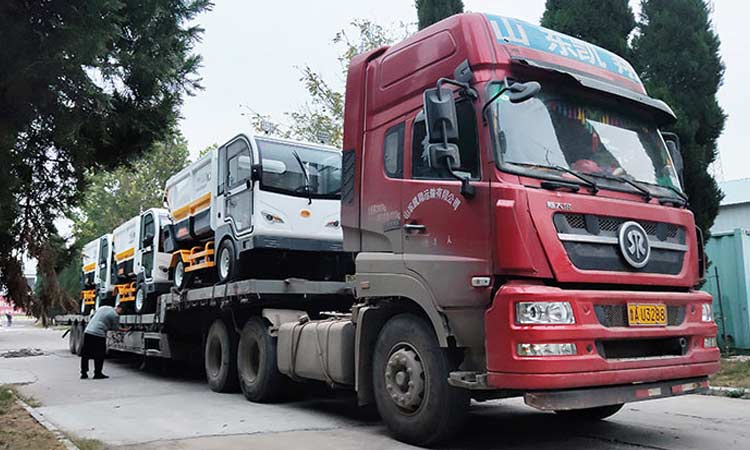 電動垃圾清運車發(fā)車現(xiàn)場