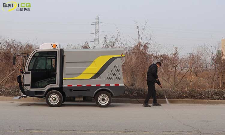 小型人行道沖洗車