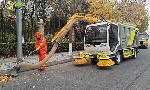 大型樹(shù)葉收集車(chē)，解決景區(qū)落葉收集難題