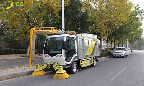 大型樹(shù)葉收集車(chē)清掃市政園林落葉方便快捷