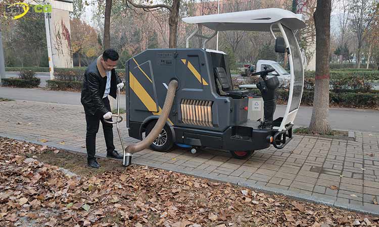 小型樹葉收集車