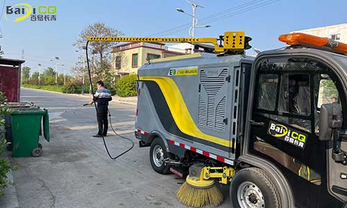 道路洗掃車(chē)適用于那些場(chǎng)景