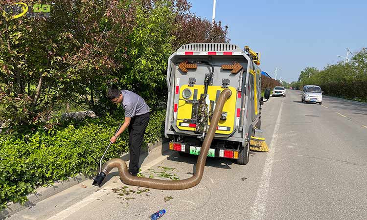 小型道路洗掃車