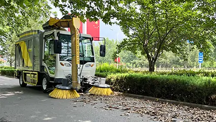 多功能樹葉收集車BY-T50動力系統(tǒng)