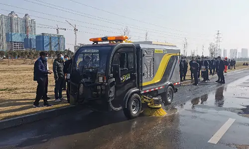 純電動洗掃車河南街道工作偶遇