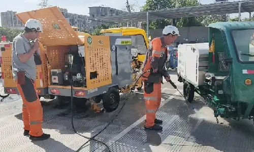 小型高溫高壓清洗車(chē)聯(lián)合行動(dòng)治理城市清潔