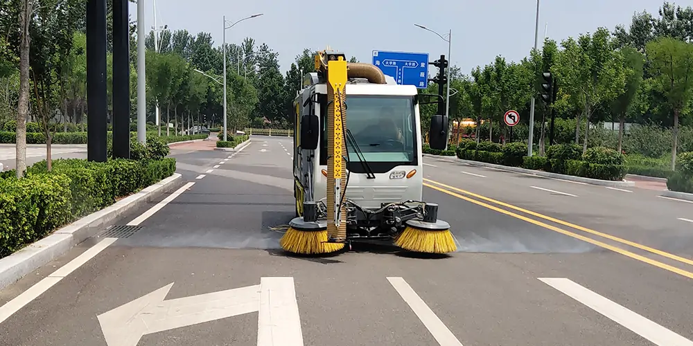 多功能樹(shù)葉收集車