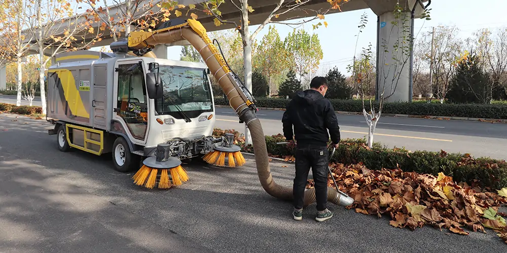 純電動多功能樹葉收集車/