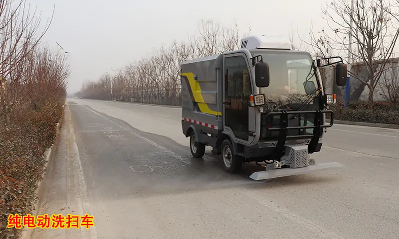 在全世界暢銷的電動小型高壓沖洗車，解決95%環(huán)衛(wèi)難題，你不想試一下效果嗎？