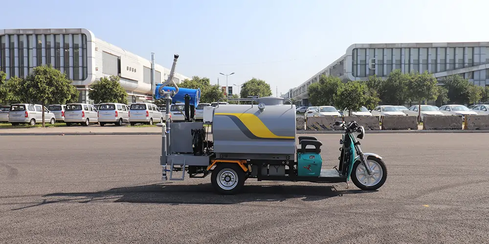 道路清洗灑水車_三輪車灑水車_灑水三輪車_小型電動(dòng)灑水車