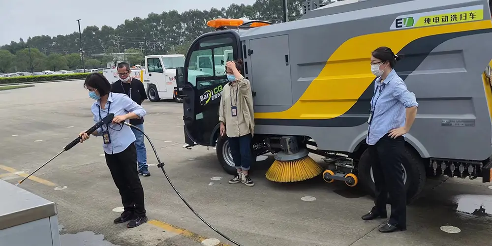 機場洗掃車_電動洗掃車_環(huán)衛(wèi)洗掃車_機場道路洗掃車