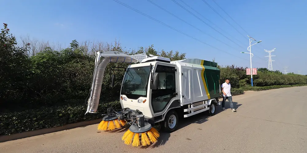 樹(shù)葉收集車(chē)_多功能樹(shù)葉收集車(chē)_吸樹(shù)葉的機(jī)器_新型樹(shù)葉收集車(chē)_電動(dòng)樹(shù)葉專用收集車(chē)