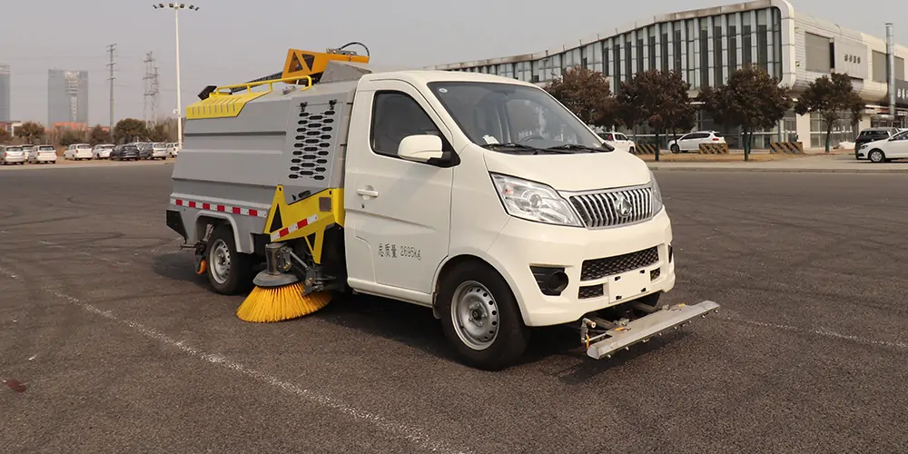 電動洗掃車 純電動洗掃車 小型電動洗掃車 電動小型洗掃車 小型電動環(huán)衛(wèi)洗掃車 小型電動洗掃一體車