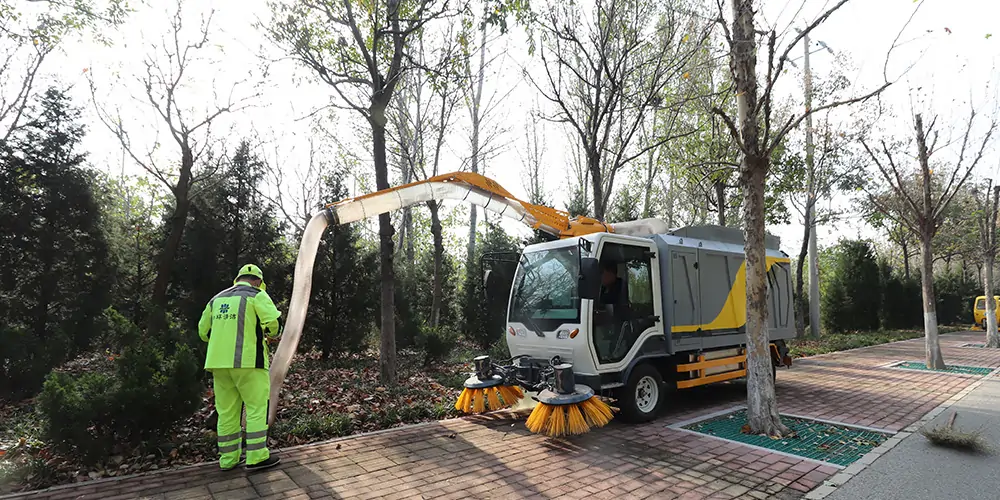 樹葉收集車 多功能樹葉收集車 吸樹葉的機器 新型樹葉收集車 電動樹葉專用收集車 樹葉收集一體車 吸入式樹葉收集車