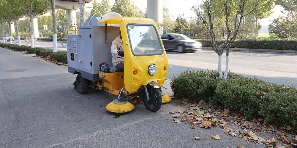 樹葉收集器車 三輪樹葉收集車 林場專用樹葉收集車 三輪車樹葉收集機 電動三輪車樹葉收集器