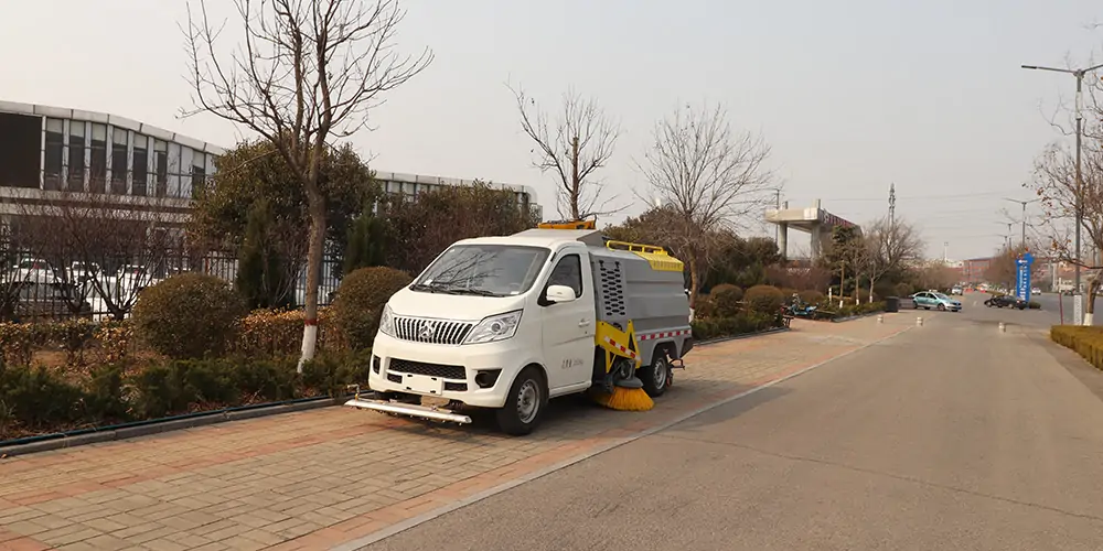 電動(dòng)小型洗掃車(chē) 小型電動(dòng)環(huán)衛(wèi)洗掃車(chē) 小型電動(dòng)洗掃一體車(chē) 新型純電動(dòng)洗掃車(chē) 全封閉電動(dòng)洗掃一體車(chē)