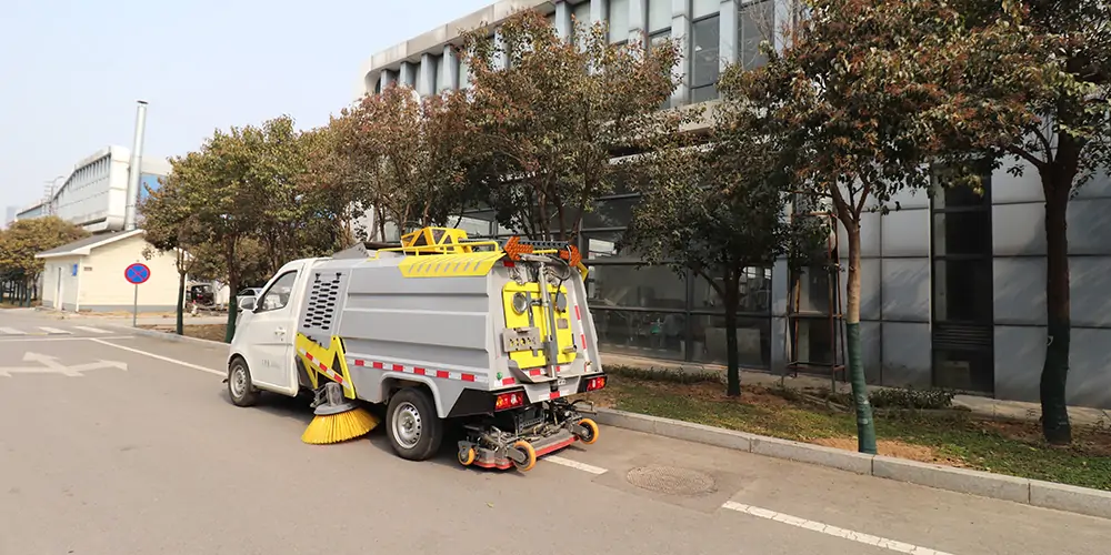 電動(dòng)小型洗掃車(chē) 小型電動(dòng)環(huán)衛(wèi)洗掃車(chē) 小型電動(dòng)洗掃一體車(chē) 新型純電動(dòng)洗掃車(chē) 全封閉電動(dòng)洗掃一體車(chē)