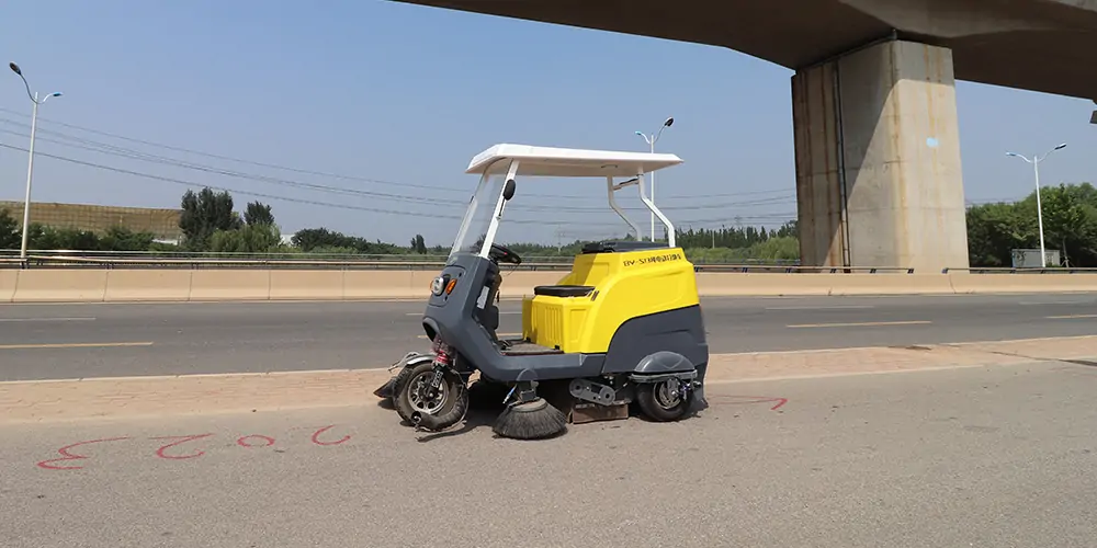 清掃車,電動(dòng)掃地車,廠區(qū)掃地車,園區(qū)掃路車,景區(qū)清掃車